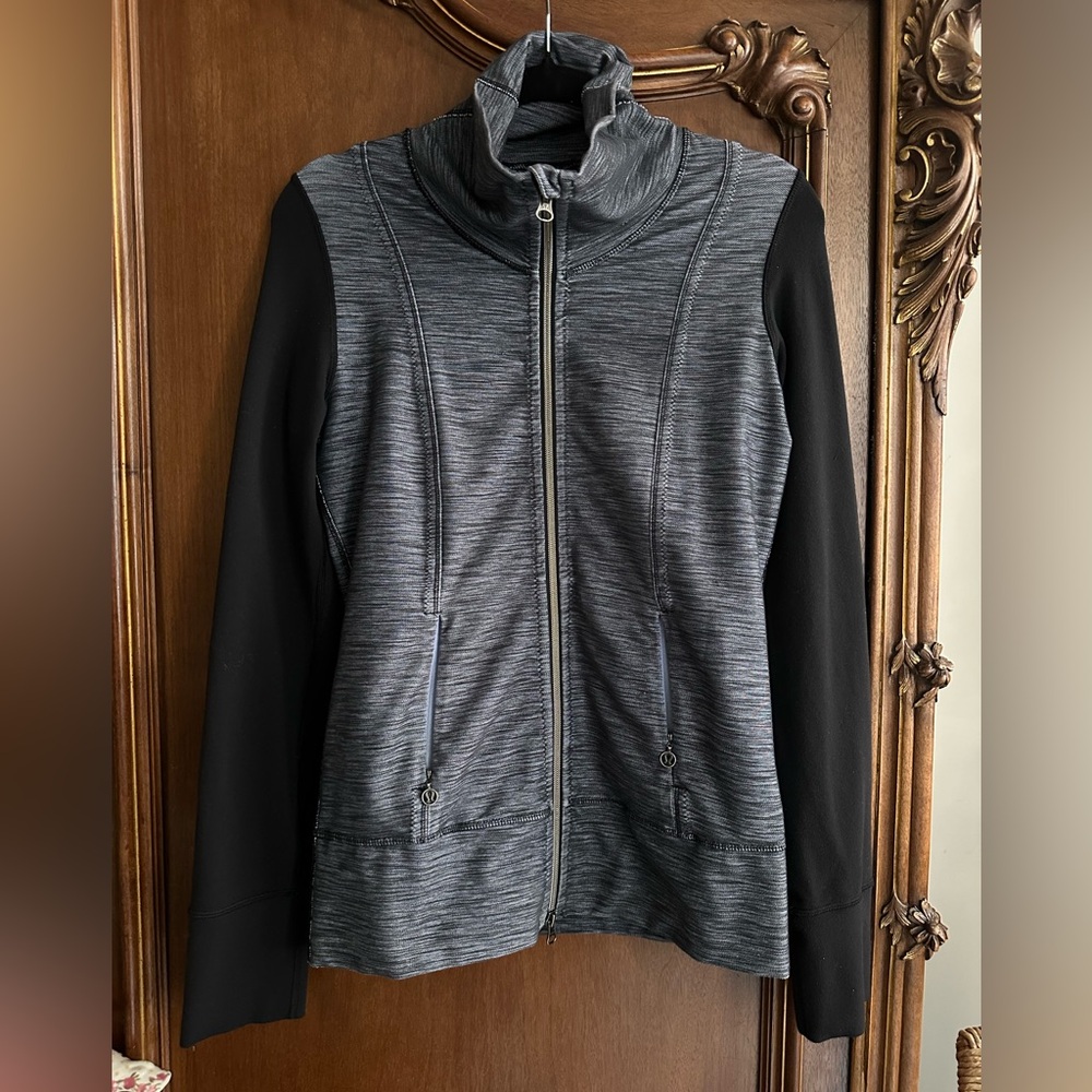 Lululemon Athletica Daily Yoga Zip Up Jacket Black Sleeves Double Zipper Size 6